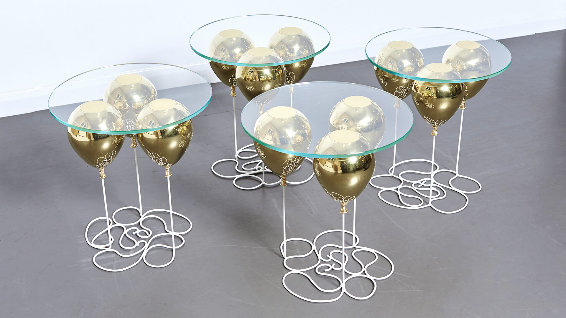 Balloon Sidetable Carousel Image 04