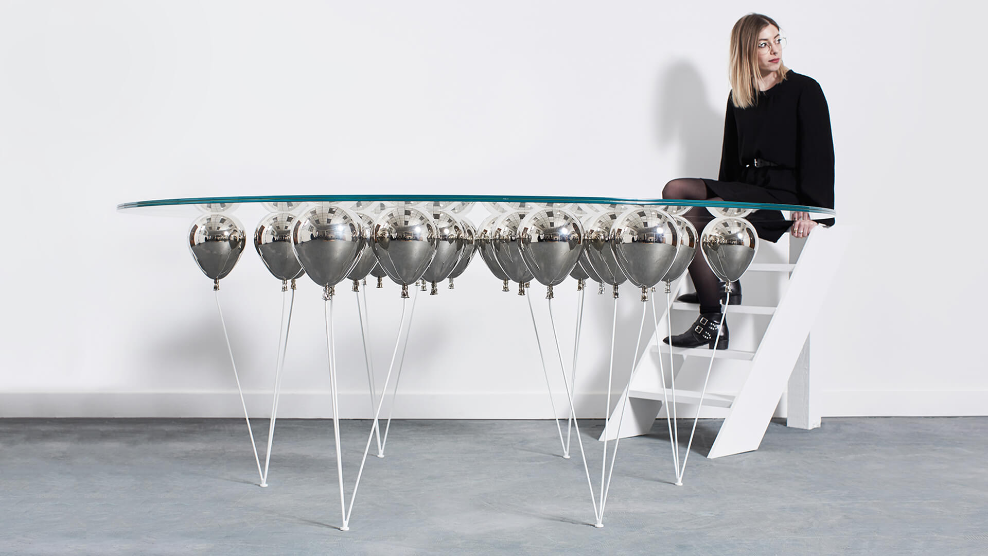 Balloon Dining Round Carousel 03