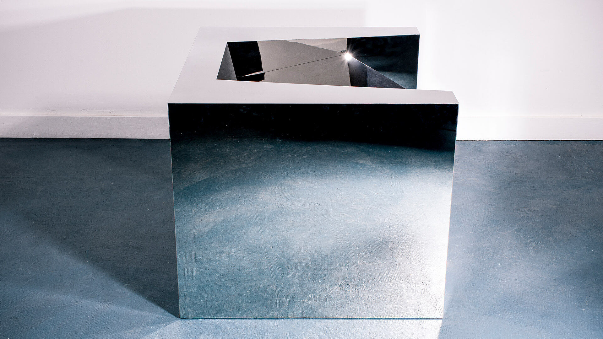 Mirror chair landing page 01
