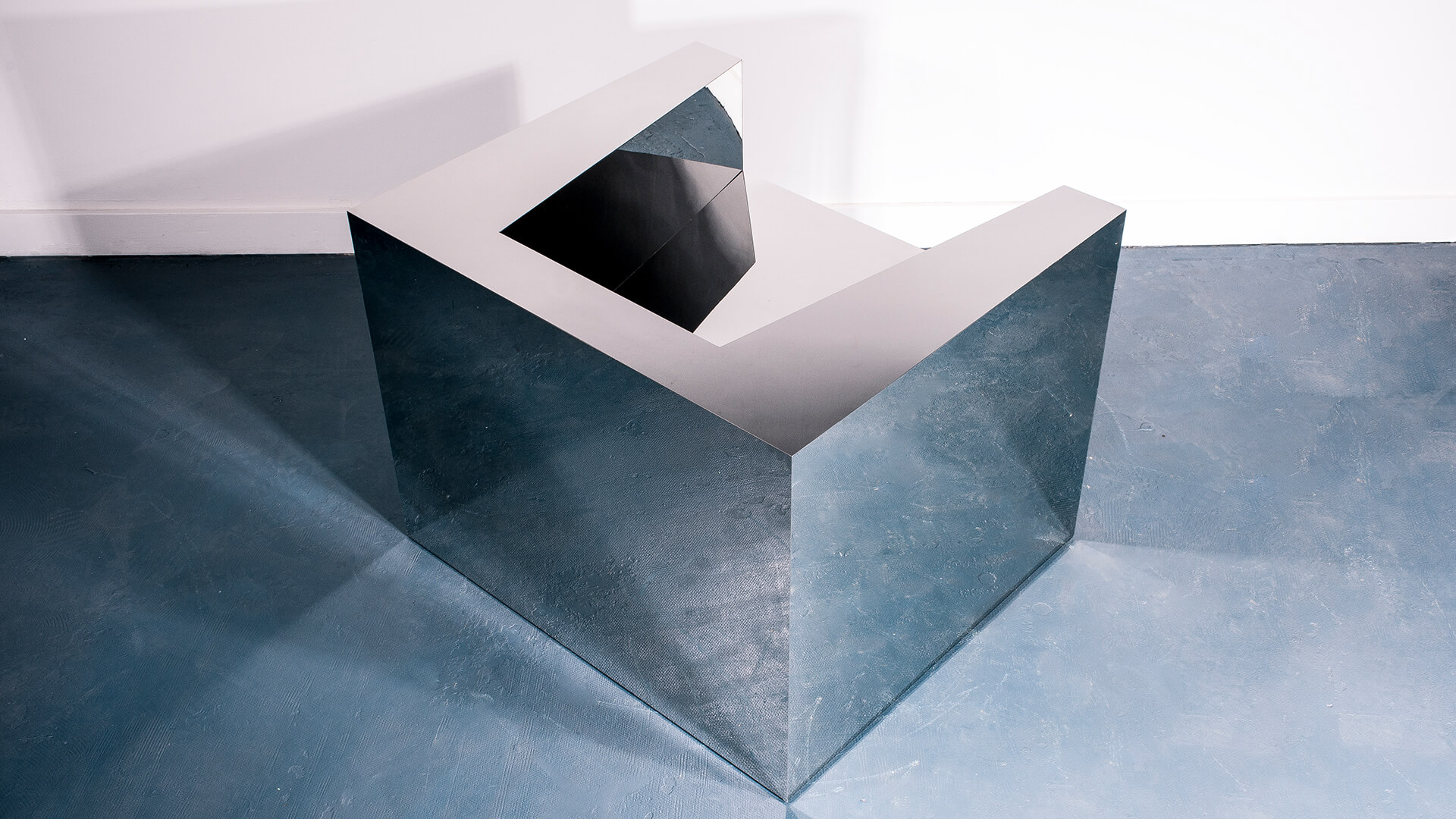 Mirror chair landing page 04